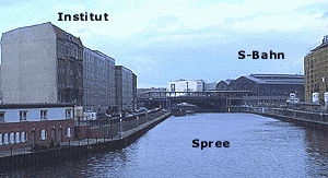 Institut, Spree, S-Bahn Friedrichstrasse